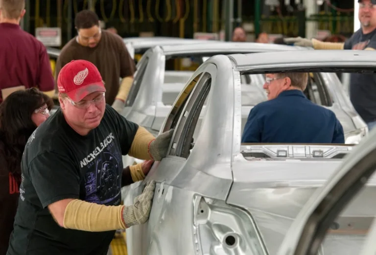 Michigan Auto Workers Face Reduced Profit Sharing